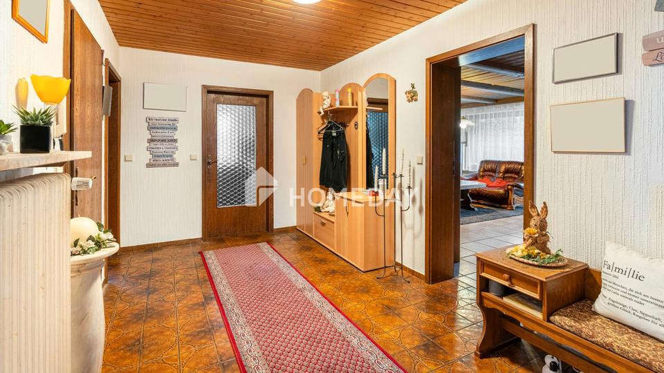 Großzügiges Zweifamilienhaus mit Kamin, Garten und Ausbaureserve – Bild 19