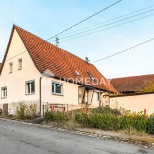 Einfamilienhaus mit Geschichte und Entwicklungspotenzial in ruhiger, naturnaher Lage