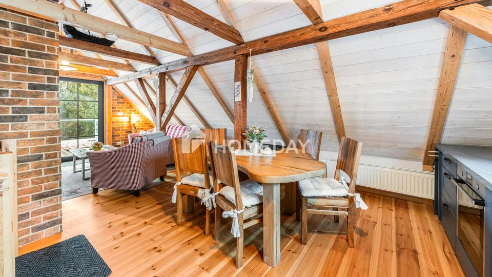 Wohnen auf zwei Ebenen – Einfamilienhaus mit Balkon, Terrasse und Garten – Bild 9