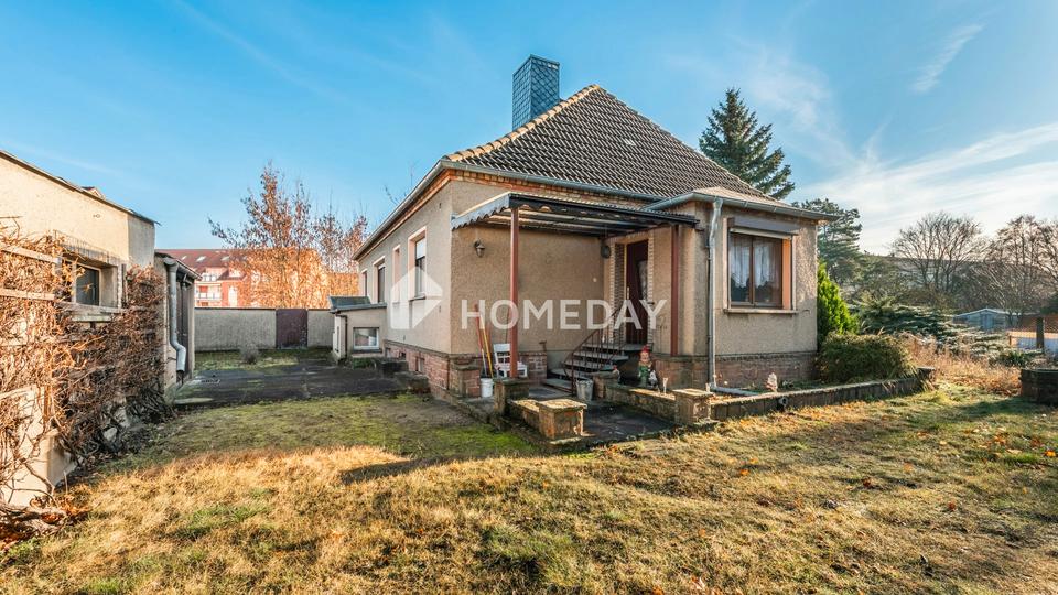 Freistehendes EFH mit Doppelgarage, Nebengebäude & viel Potenzial in Burg – Bild 3