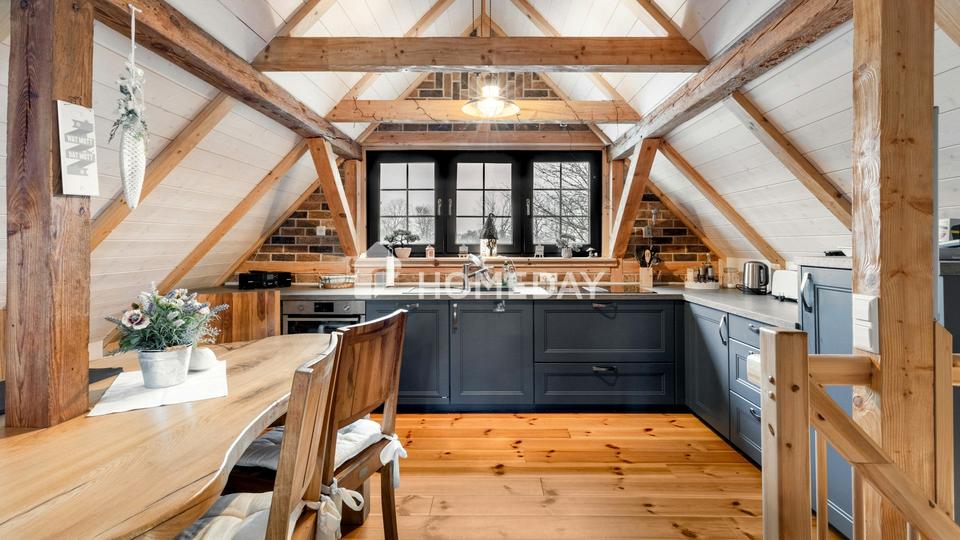 Wohnen auf zwei Ebenen – Einfamilienhaus mit Balkon, Terrasse und Garten – Bild 8