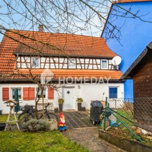 Schönes Bauernhaus mit 6 Zimmern und Garage in sehr guter Lage