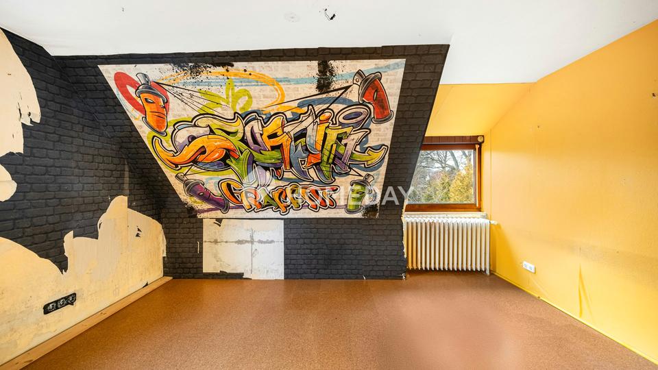 DHH zum Sanieren & Wohlfühlen | Garage, großer Garten, neue Elektrik und jede Menge Platz für Ideen – Bild 20