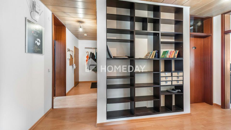 Zuhause ankommen: Großzügige Dachgeschosswohnung mit Kamin und Wohlfühlambiente – Bild 6