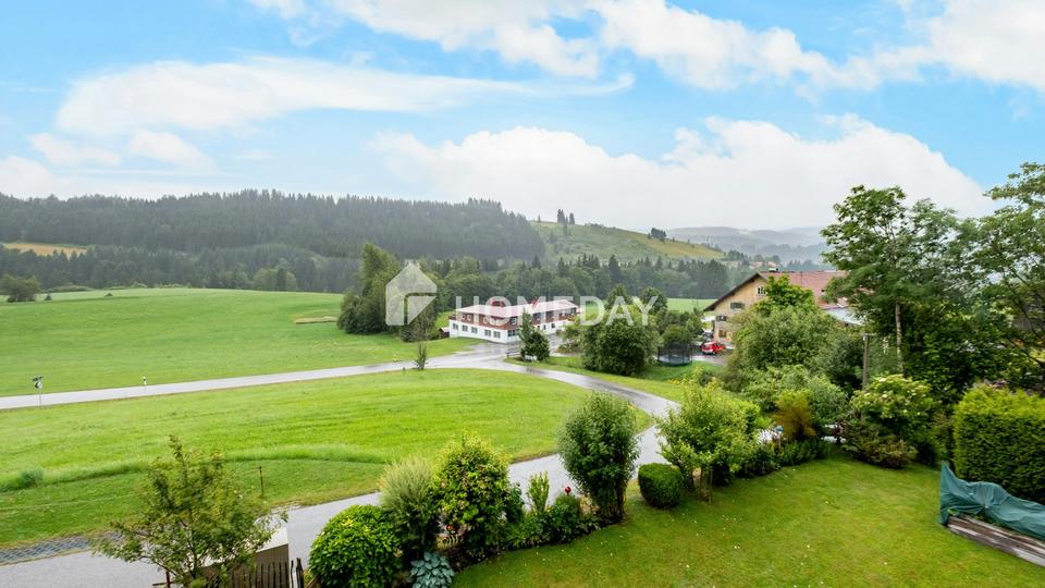 Lichtdurchflutete Vier-Zimmer-Wohnung mit ländlichem Flair und Weitblick – Bild 11