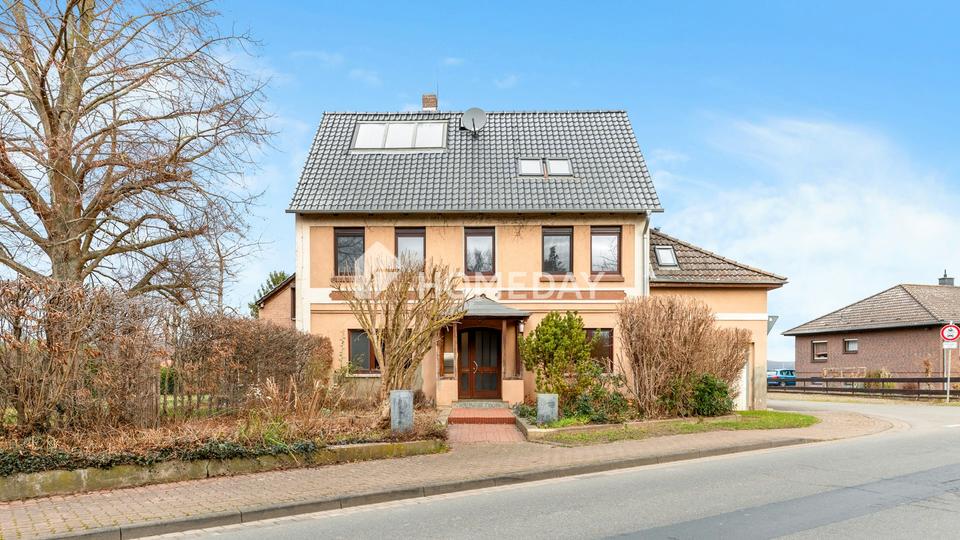 Modernisiertes EFH mit großzügigem Grundstück, Nebenhaus und Garage in Esbeck