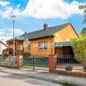 Familienfreundliches EFH mit Sauna, Doppelcarport und liebevoll angelegtem Garten in ruhiger Lage