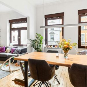 Stilvoll wohnen im Altbau – großzügige 4-Zimmer-Wohnung in Toplage