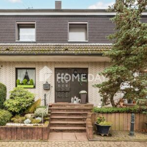 Ein Zuhause mit Substanz: durchdachter Grundriss, Terrasse mit Pergola und viel Raum für Familie