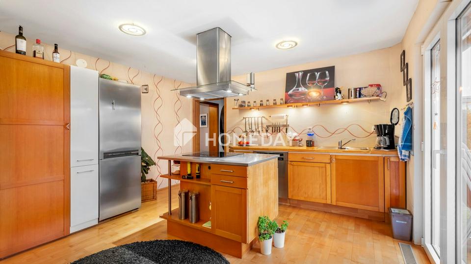 Ruhig gelegenes, vielseitig nutzbares Wohnhaus mit Garten, Pavillon und Stellplatz in Weckesheim – Bild 8