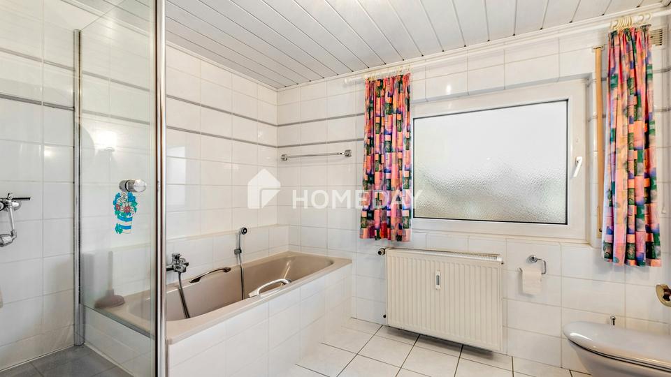 Ruhig gelegenes, vielseitig nutzbares Wohnhaus mit Garten, Pavillon und Stellplatz in Weckesheim – Bild 18