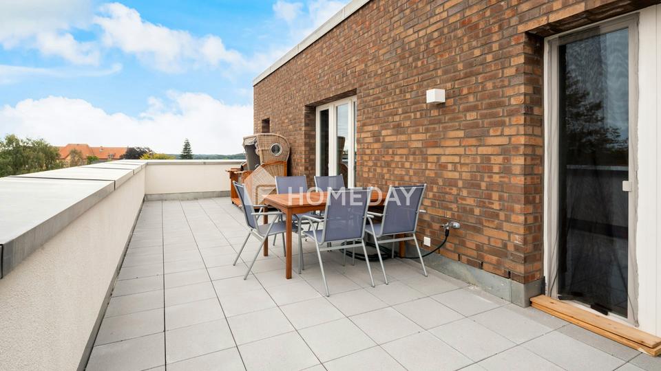 Exklusive Dachgeschosswohnung mit 38qm Sonnenterrasse und unverbaubarer Fernsicht im Lutherquartier – Bild 3