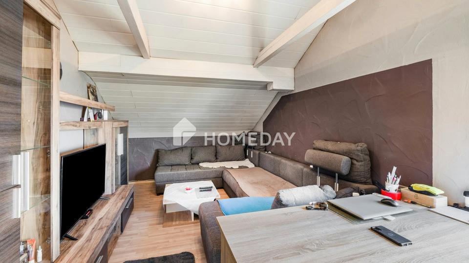 Charmante Dachgeschosswohnung voll möbliert mit großem Dachboden Stellplatz in Westenhausen – Bild 3