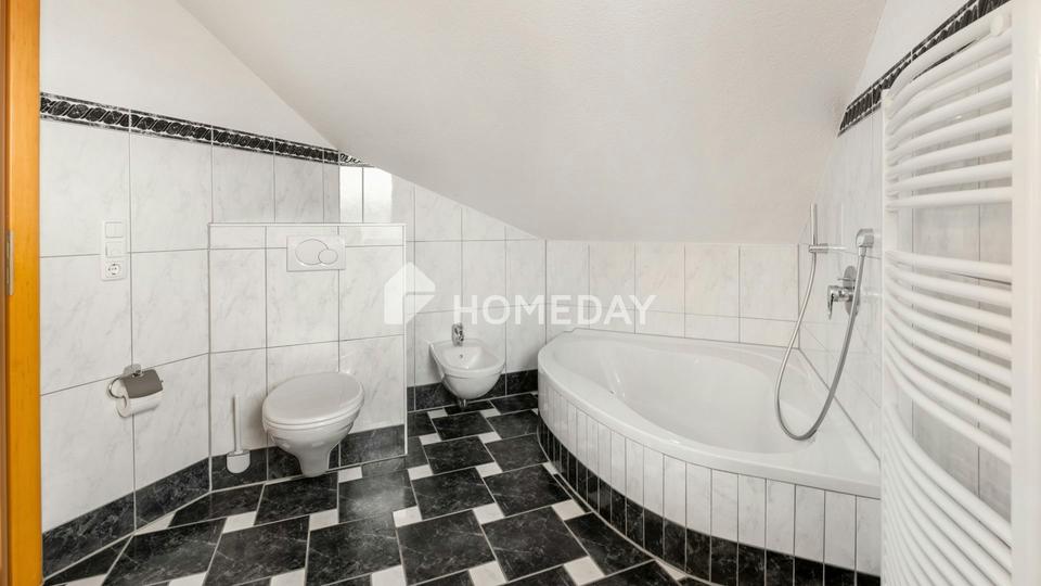 Zwei Häuser, vier Wohneinheiten – durchdacht, großzügig und lukrativ – Bild 18