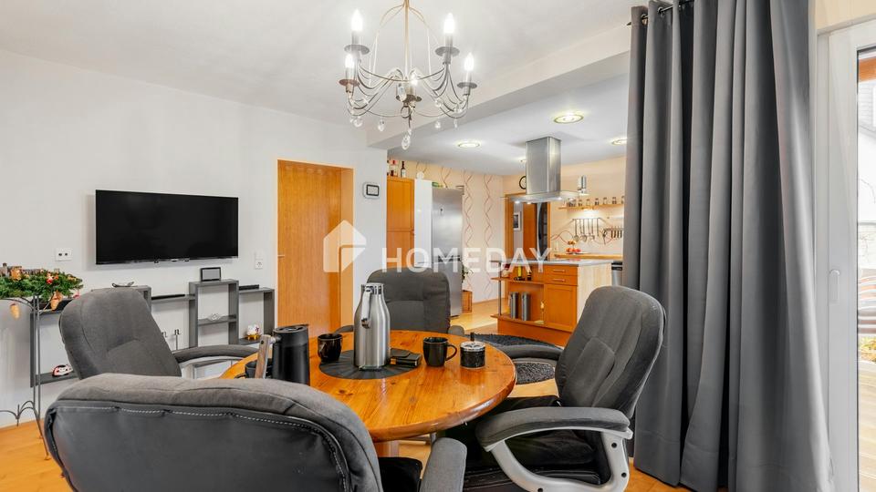 Ruhig gelegenes, vielseitig nutzbares Wohnhaus mit Garten, Pavillon und Stellplatz in Weckesheim – Bild 9