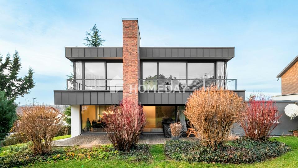 Ein Architektenhaus, das Erwartungen erfüllt: EFH mit 6 Zimmern, Garage, Wärmepumpe & PV-Anlage