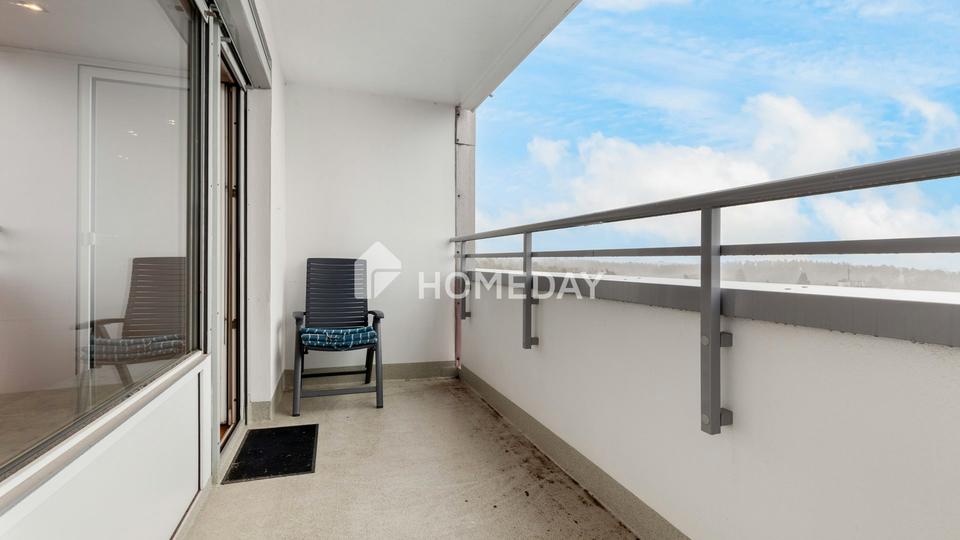 Weitblick über die Stadt: Lichtdurchflutete 3-Zimmer-Wohnung in der 10. Etage – Bild 3