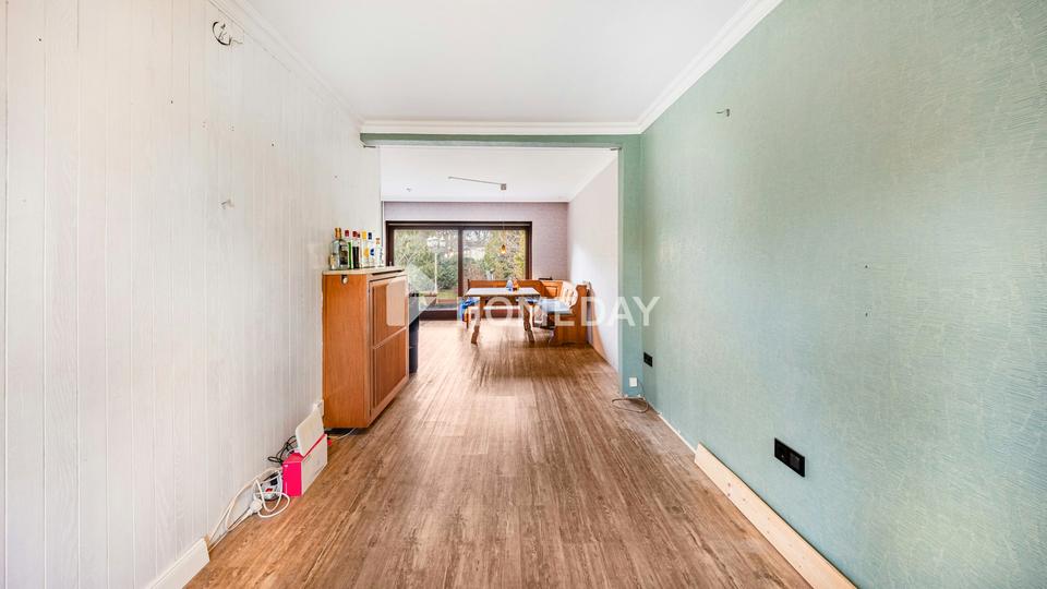 DHH zum Sanieren & Wohlfühlen | Garage, großer Garten, neue Elektrik und jede Menge Platz für Ideen – Bild 6