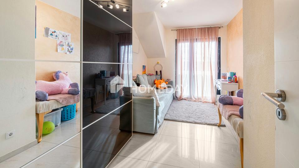 Begehrte Höhenlage „Am Galgenberg“: modernes ZFH mit hochwertiger Ausstattung, Garage und Terrasse – Bild 18