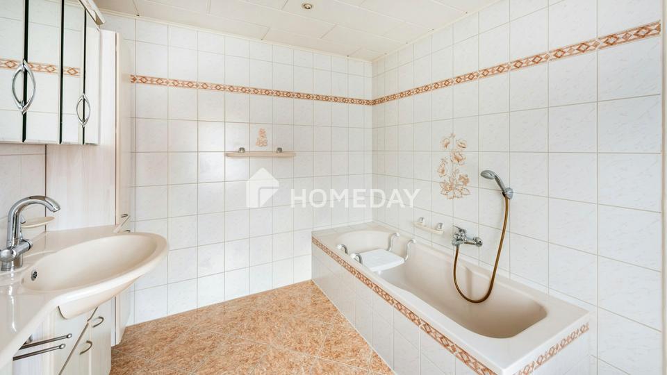 Gepflegtes Wohnhaus mit Nebengebäude, Innenhof, Balkon & Garage in zentraler Lage von Zörbig – Bild 18