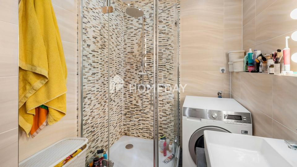 Helle Drei-Zimmer-Wohnung mit Wintergarten, Garage und durchdachter Raumaufteilung – Bild 9