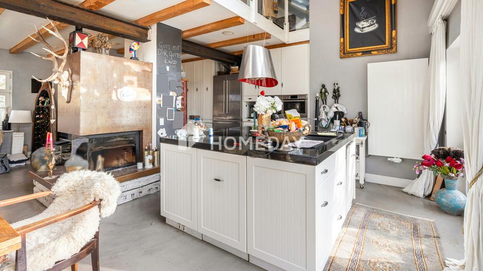 Historische Villa mit künstlerischer Handschrift und Südterrasse – Bild 11