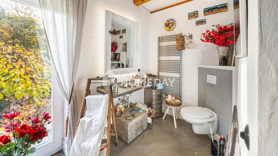 Historische Villa mit künstlerischer Handschrift und Südterrasse – Bild 12