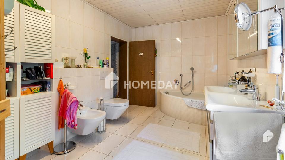 Familienfreundliches großes EFH mit ELW, großem Grundstück, Terrasse, Loggia, Balkon und Kamin – Bild 20