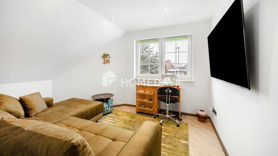 Neuwertige Doppelhaushälfte mit hochwertiger Ausstattung und Garten – Bild 15