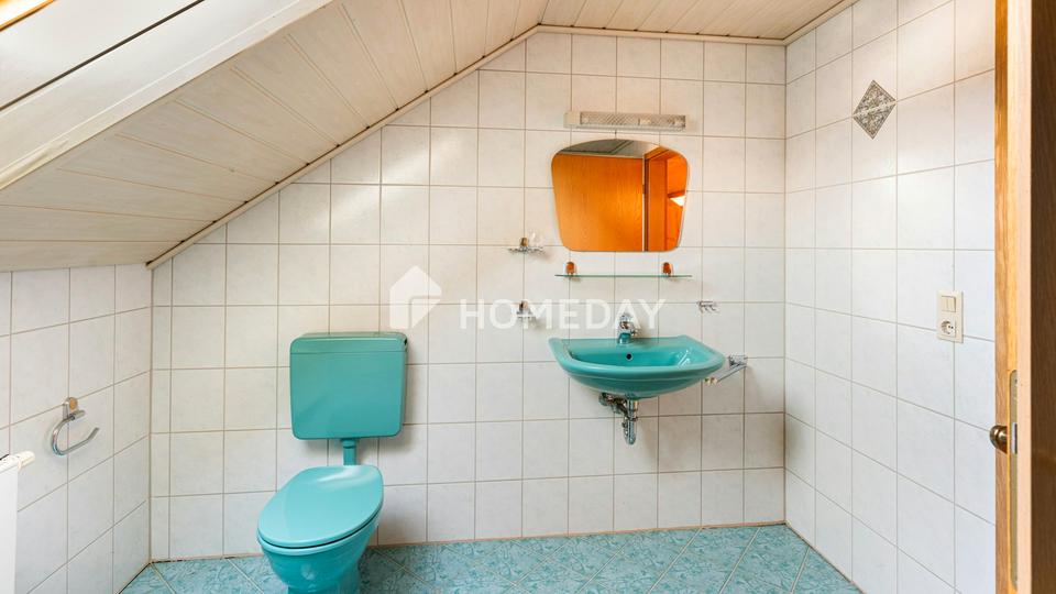 Raum für Generationen – Großzügige Doppelhaushälfte mit beheizten Pool, Kamin & Gartenparadies – Bild 39