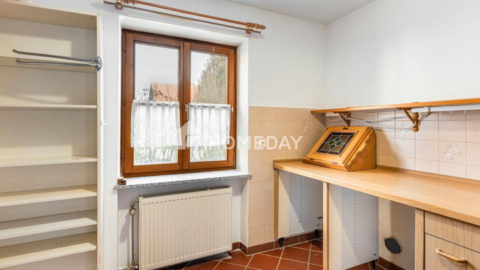 Raum für Generationen – Großzügige Doppelhaushälfte mit beheizten Pool, Kamin & Gartenparadies – Bild 15