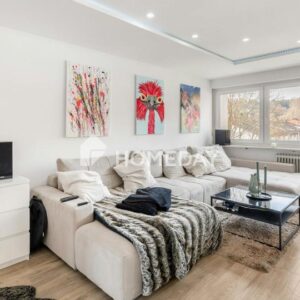 Helle Drei-Zimmer-Wohnung mit Wintergarten, Garage und durchdachter Raumaufteilung