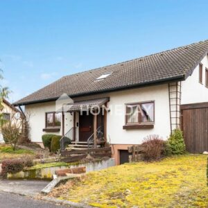 Ein Zuhause mit Garten, Garage und Charakter für Ihre Zukunft in gewachsener Lage von Gundelsheim