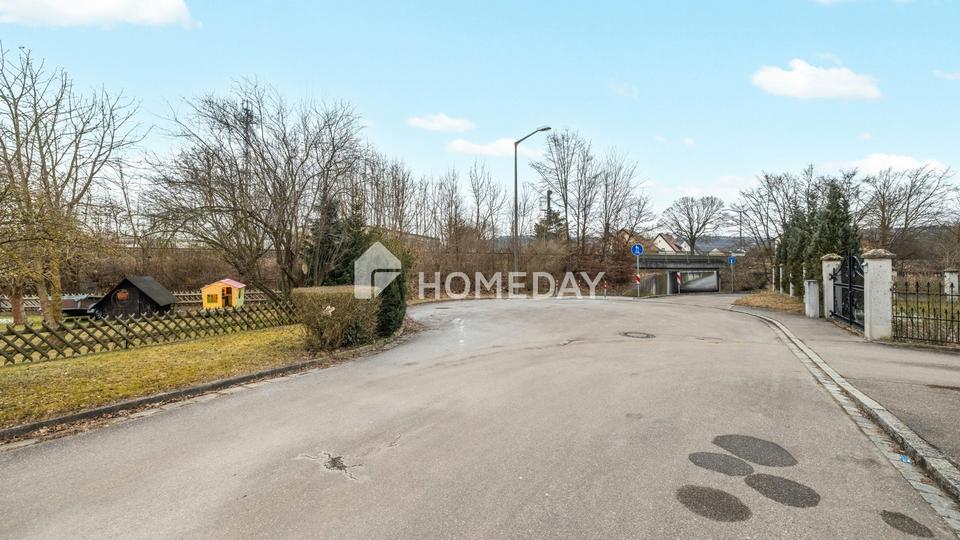 Großzügig & vielseitig: Zweifamilienhaus mit Garten, 2 Garagen und Balkonen in Krondorf – Bild 23