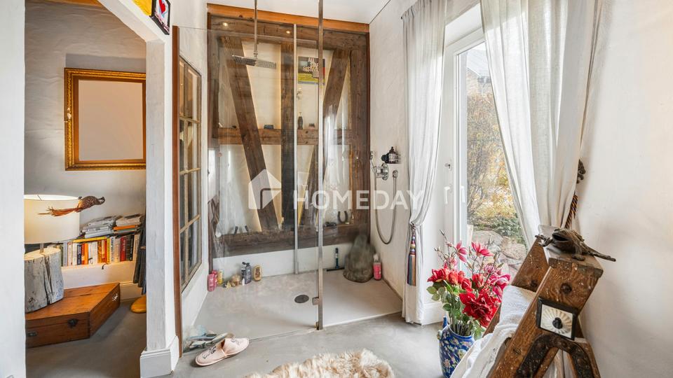 Historische Villa mit künstlerischer Handschrift und Südterrasse – Bild 13