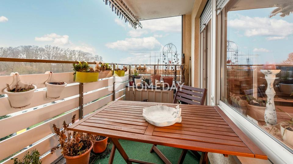 Großzügig geschnittene Vier-Zimmer-Wohnung mit Wohlfühlcharakter – Bild 4