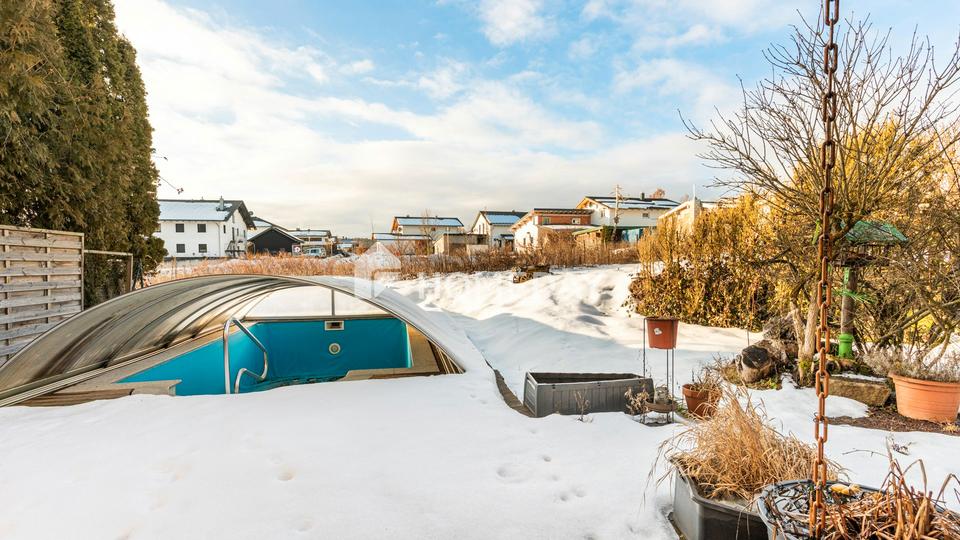 Raum für Generationen – Großzügige Doppelhaushälfte mit beheizten Pool, Kamin & Gartenparadies – Bild 11