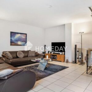 Architektonisches Split-Level-Reihenhaus mit 156 m² Wohnfläche, Fußbodenheizung & Westgarten