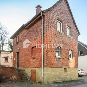 Historisches Einfamilienhaus von 1860 mit Innenhof, Balkon und viel Gestaltungspotenzial