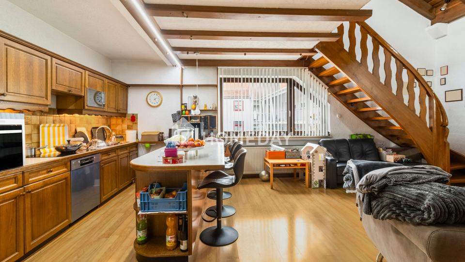 Gepflegtes Mehrfamilienhaus mit vier Wohnungen, Restaurant, Terrasse und Hof in Sulzbach am Main – Bild 13