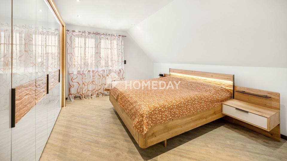 Neuwertige Doppelhaushälfte mit hochwertiger Ausstattung und Garten – Bild 13