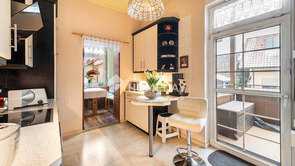 Stilvolles Zweifamilienhaus mit Vollkeller, Gartenidylle und vielseitigen Nutzungsmöglichkeiten – Bild 10