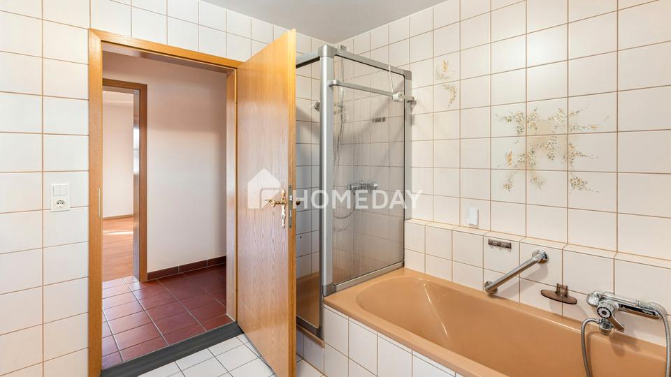 Raum für Generationen – Großzügige Doppelhaushälfte mit beheizten Pool, Kamin & Gartenparadies – Bild 25