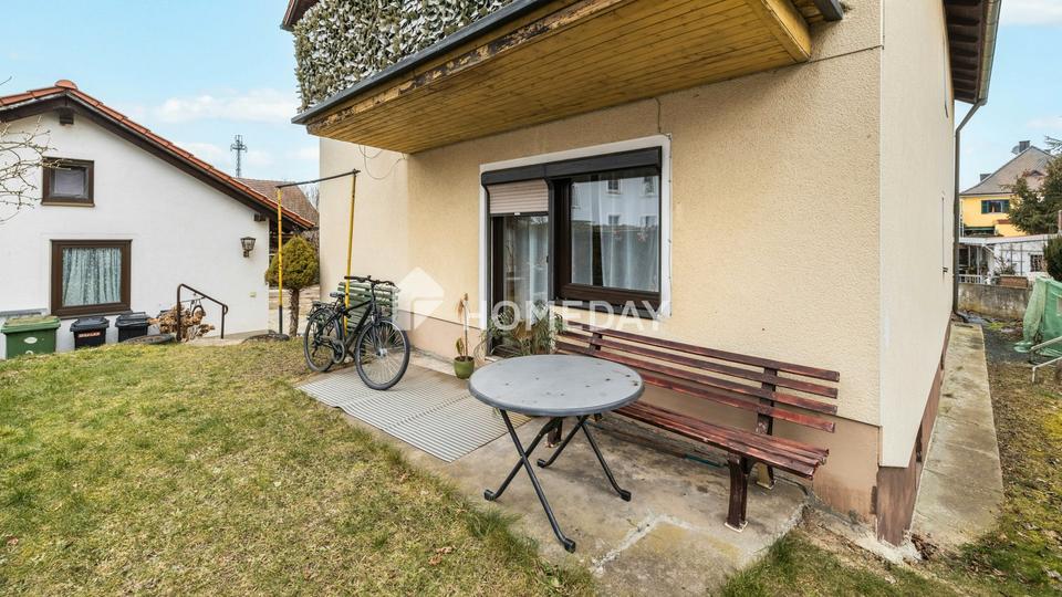 Großzügig & vielseitig: Zweifamilienhaus mit Garten, 2 Garagen und Balkonen in Krondorf – Bild 6