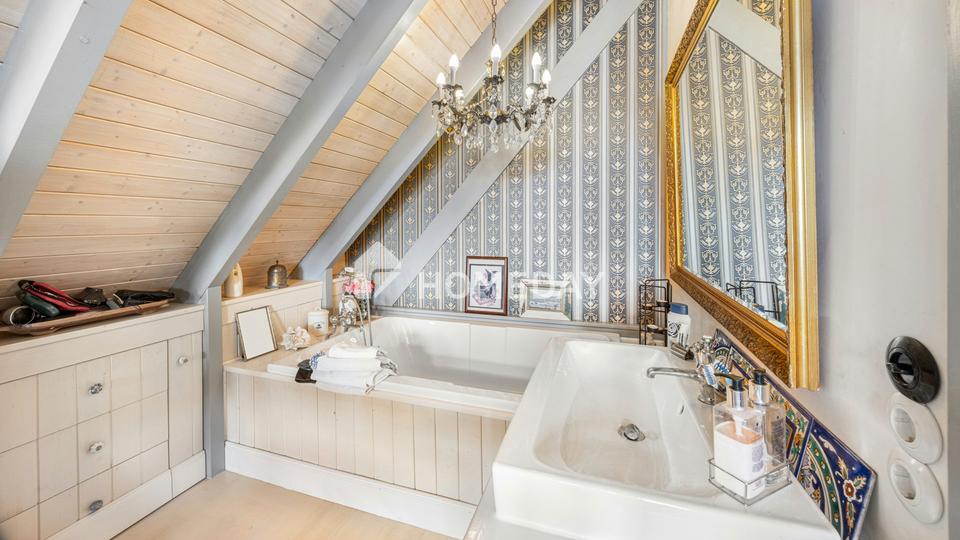 Historische Villa mit künstlerischer Handschrift und Südterrasse – Bild 25