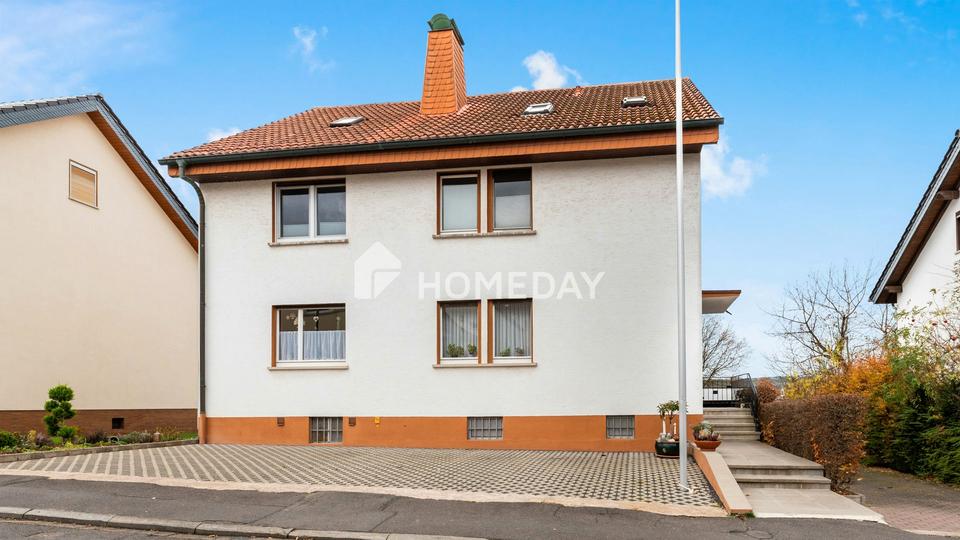 Mehrfamilienhaus mit 3 Wohneinheiten, Terrasse, Wintergarten und Garten in attraktiver Lage