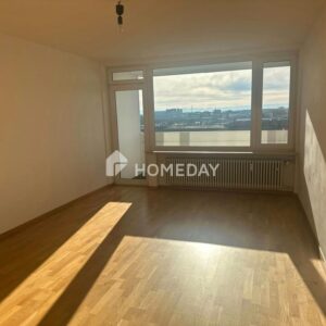 Familienfreundliche Umgebung: Gemütliche Zwei-Zimmer-Wohnung mit Loggia – sofort bezugsfrei