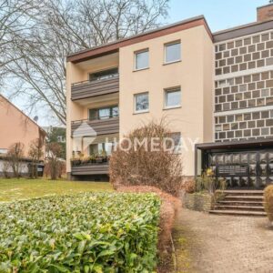 Großzügige 5-Zimmer-Etagenwohnung mit Loggia und Gemeinschaftsgarten