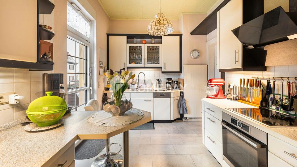 Stilvolles Zweifamilienhaus mit Vollkeller, Gartenidylle und vielseitigen Nutzungsmöglichkeiten – Bild 9