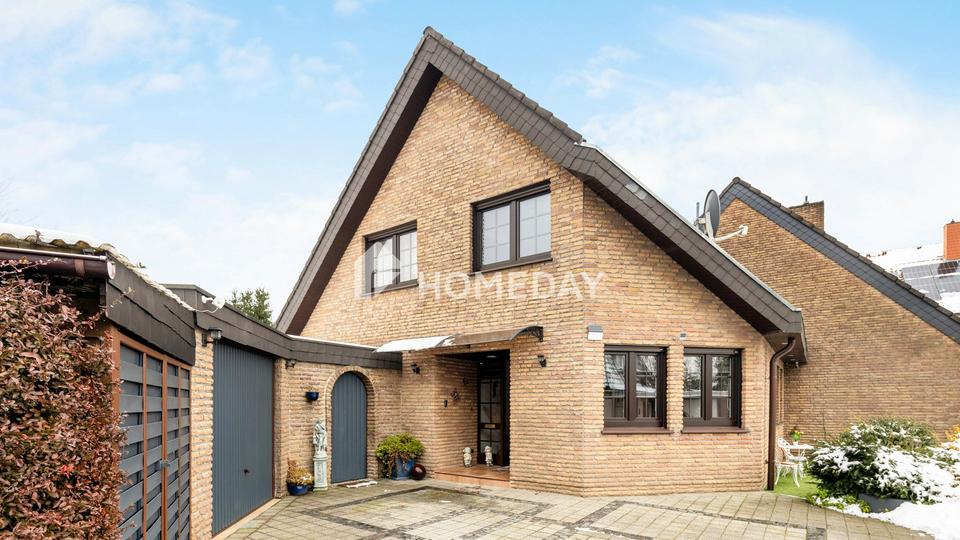 Neuwertige Doppelhaushälfte mit hochwertiger Ausstattung und Garten